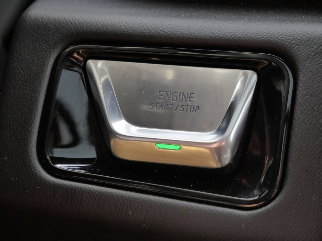 Used 2025 GMC Yukon Denali w/ Sun & Power Step Package AWD/4WD image 54