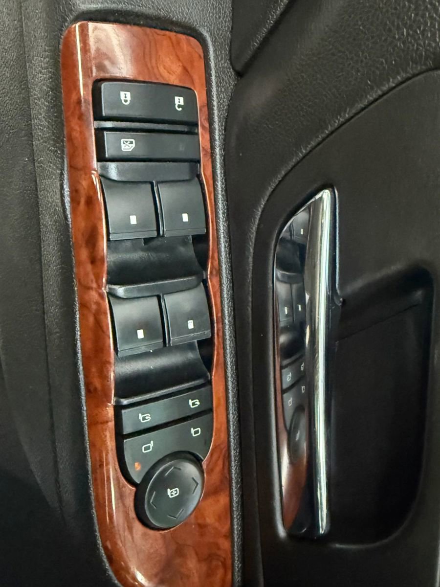 Used 2012 Chevrolet Avalanche LTZ image 24