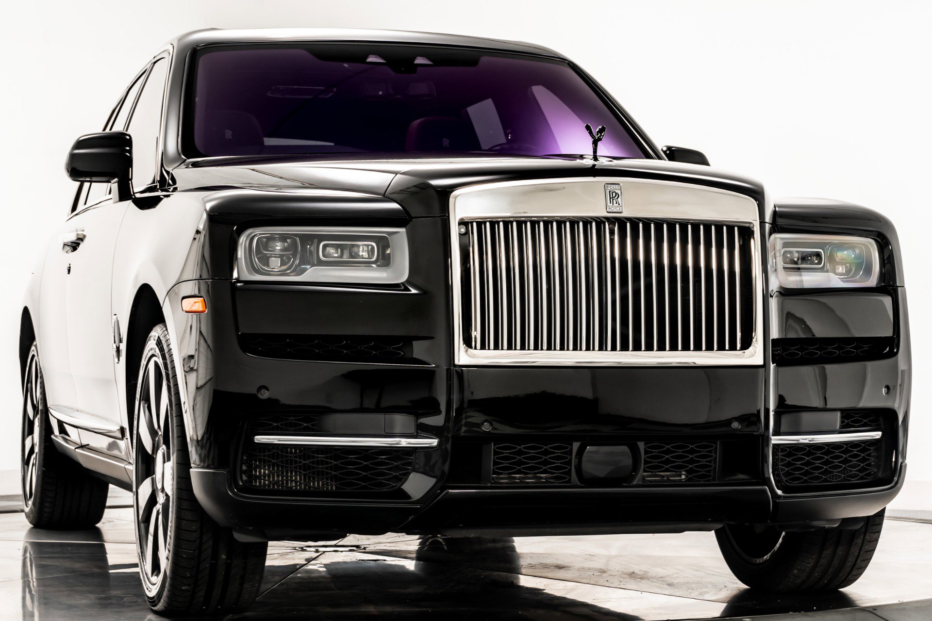 Used 2020 Rolls-Royce Cullinan AWD/4WD image 3
