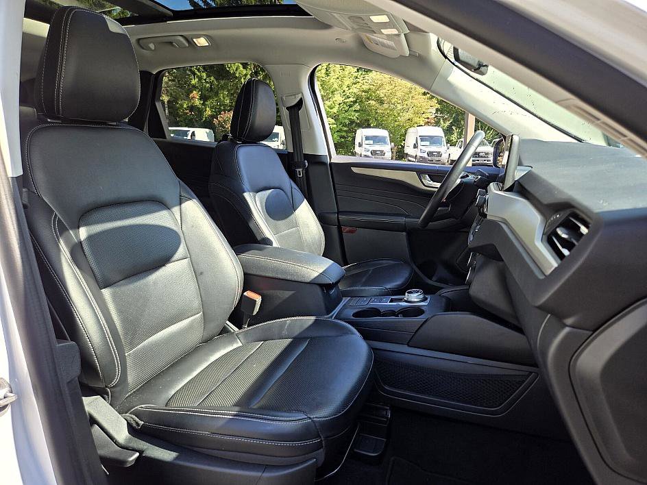 Certified 2022 Ford Escape SEL w/ Technology Package image 18