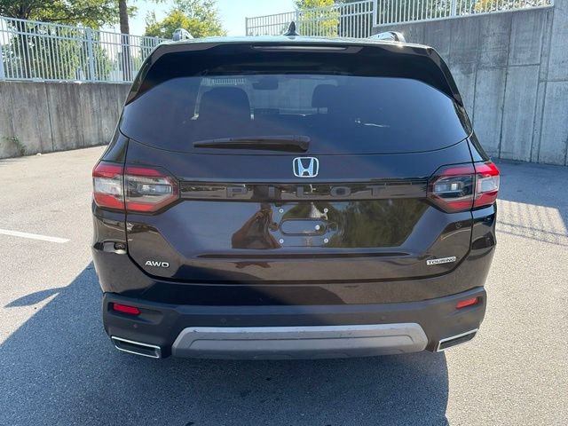 Used 2023 Honda Pilot Touring image 6