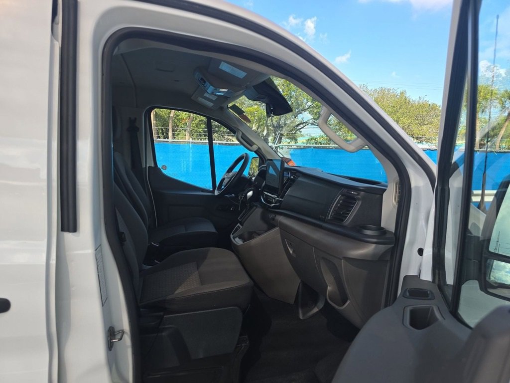 Used 2023 Ford Transit 350 XLT image 9