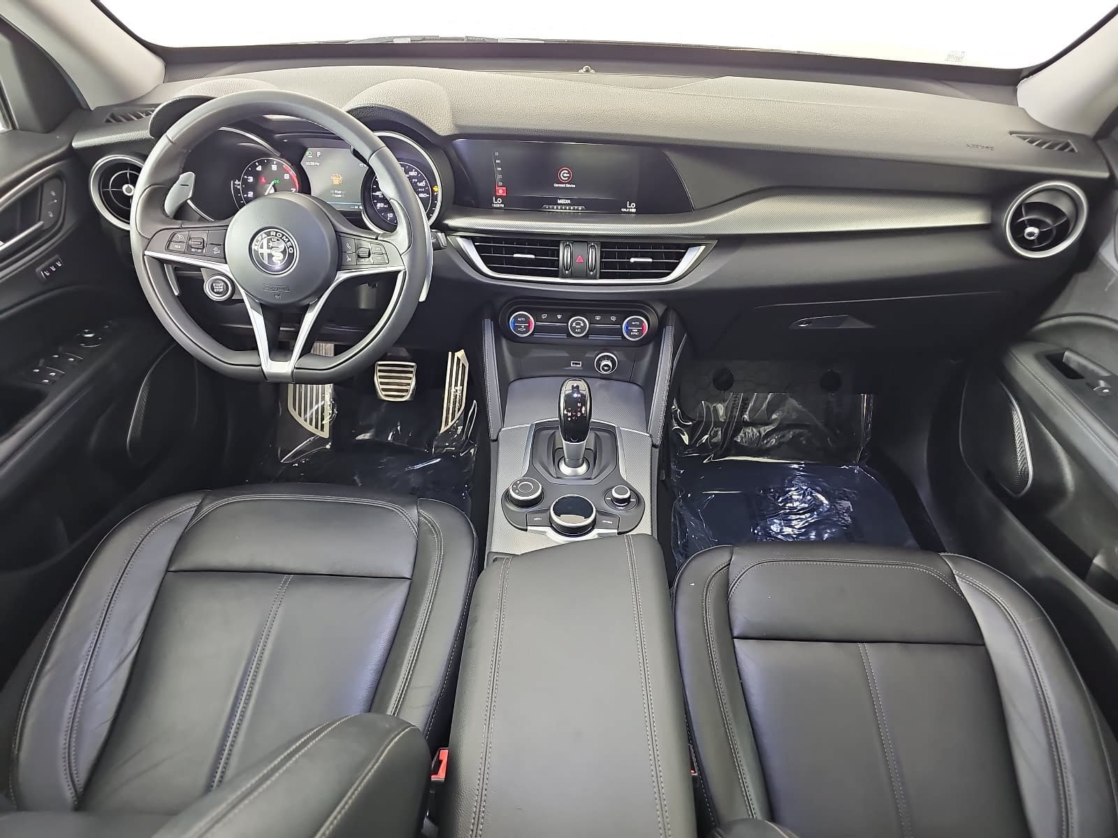 Used 2018 Alfa Romeo Stelvio Sport w/ Quick Order Package 22J Sport AWD/4WD image 11