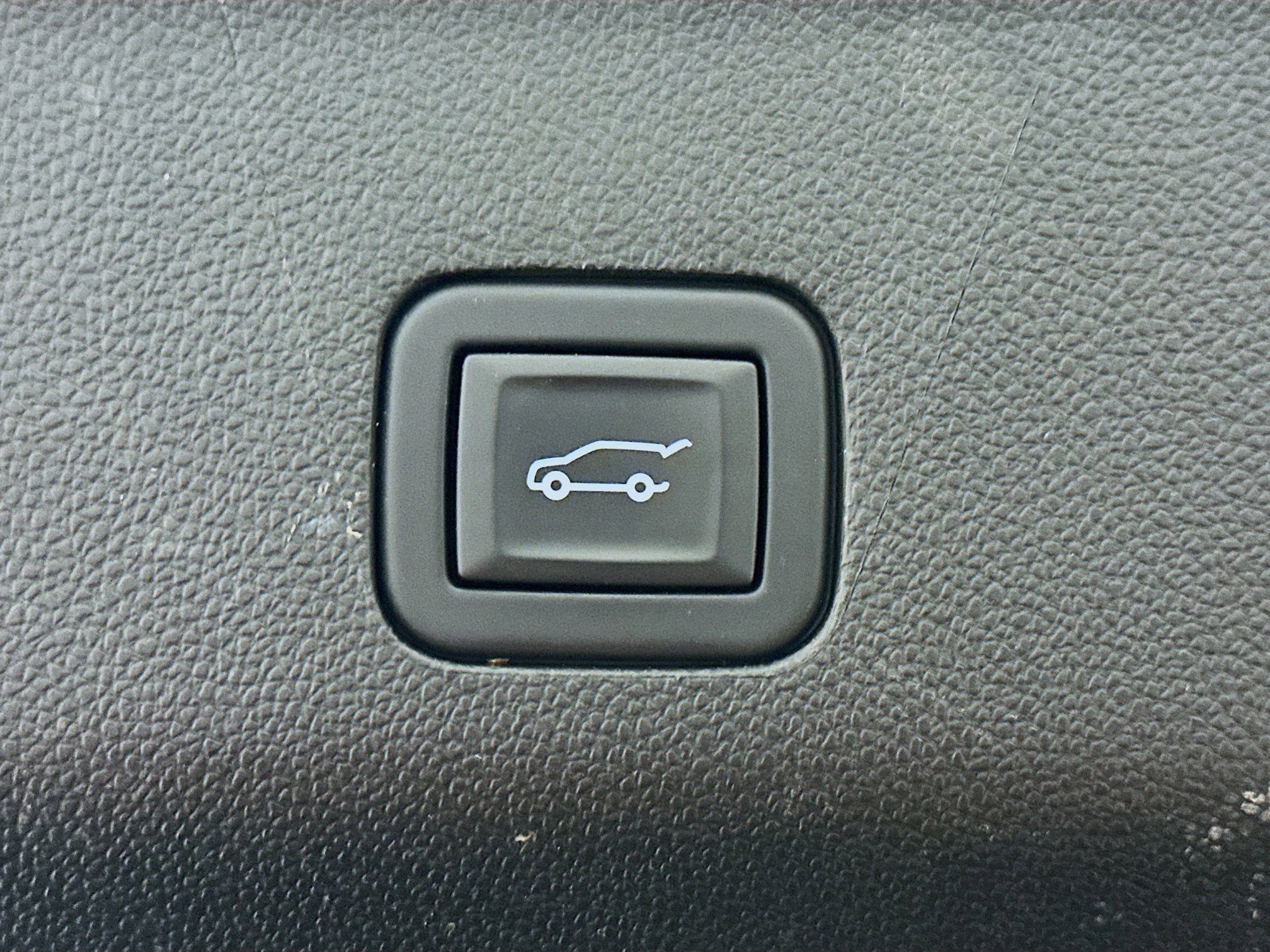 Used 2024 Chevrolet Suburban Premier image 32