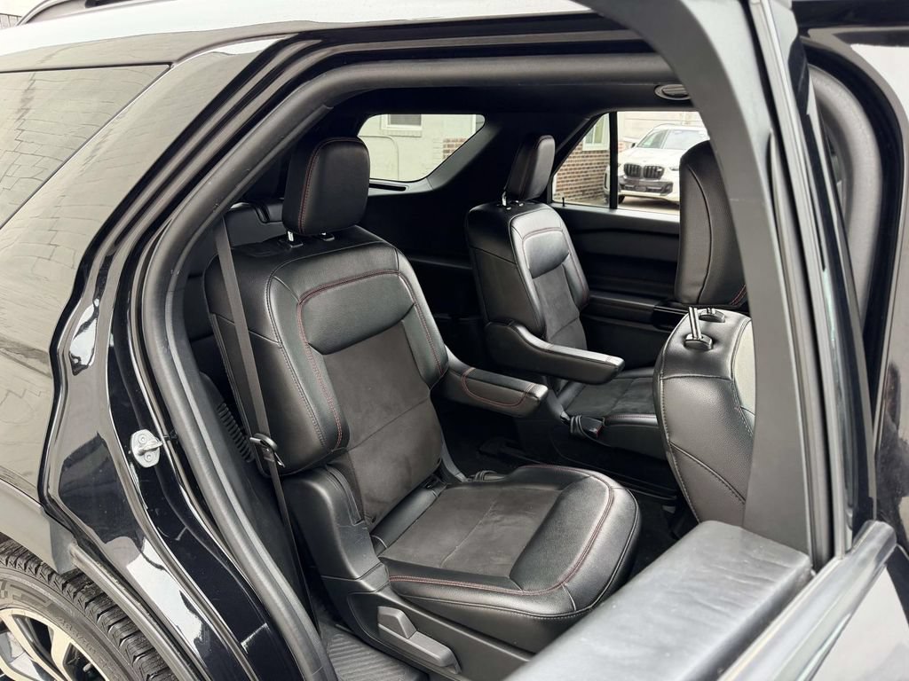 Used 2022 Ford Explorer ST-Line AWD/4WD image 15
