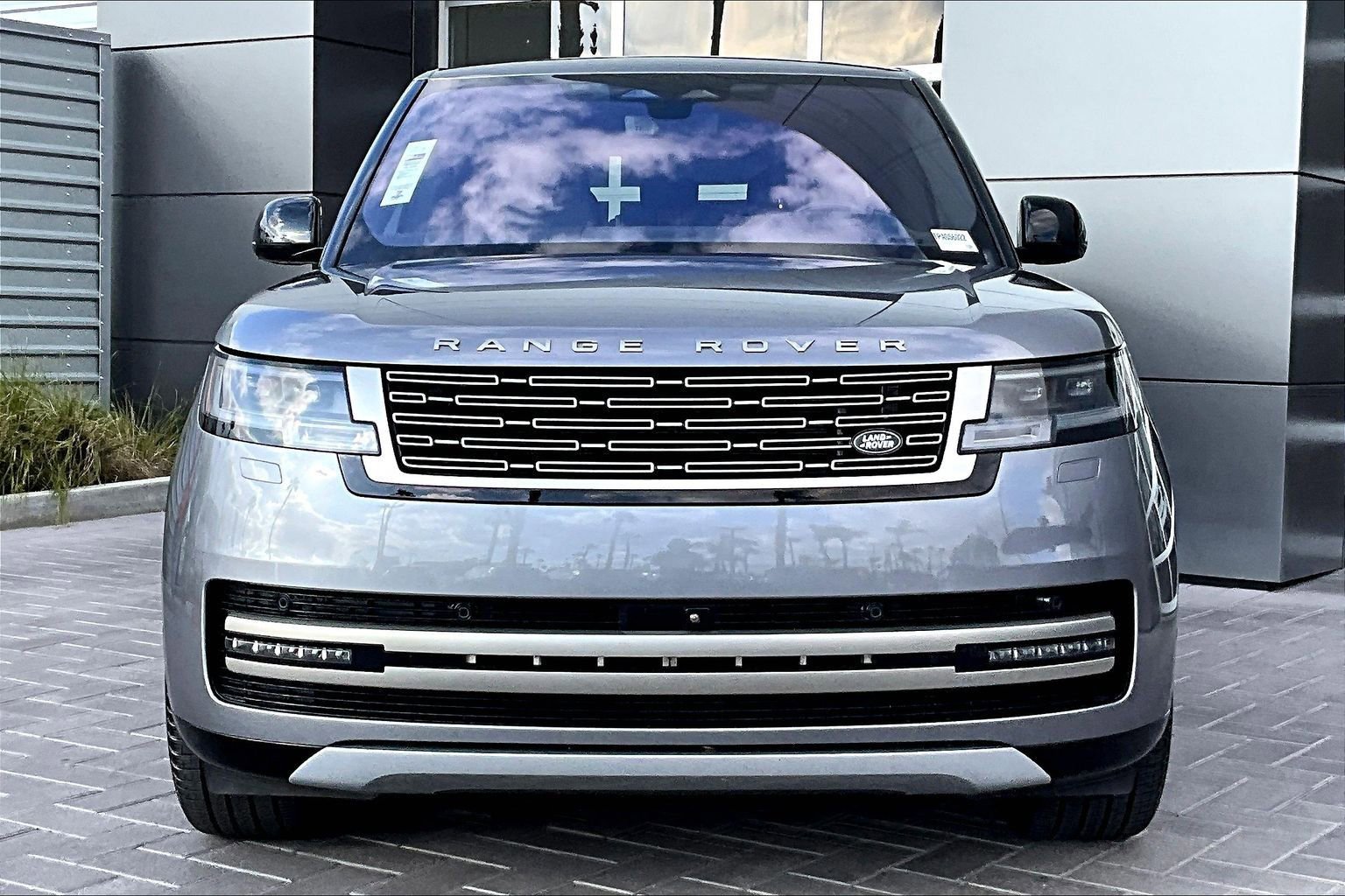 Certified 2023 Land Rover Range Rover SE AWD/4WD image 2
