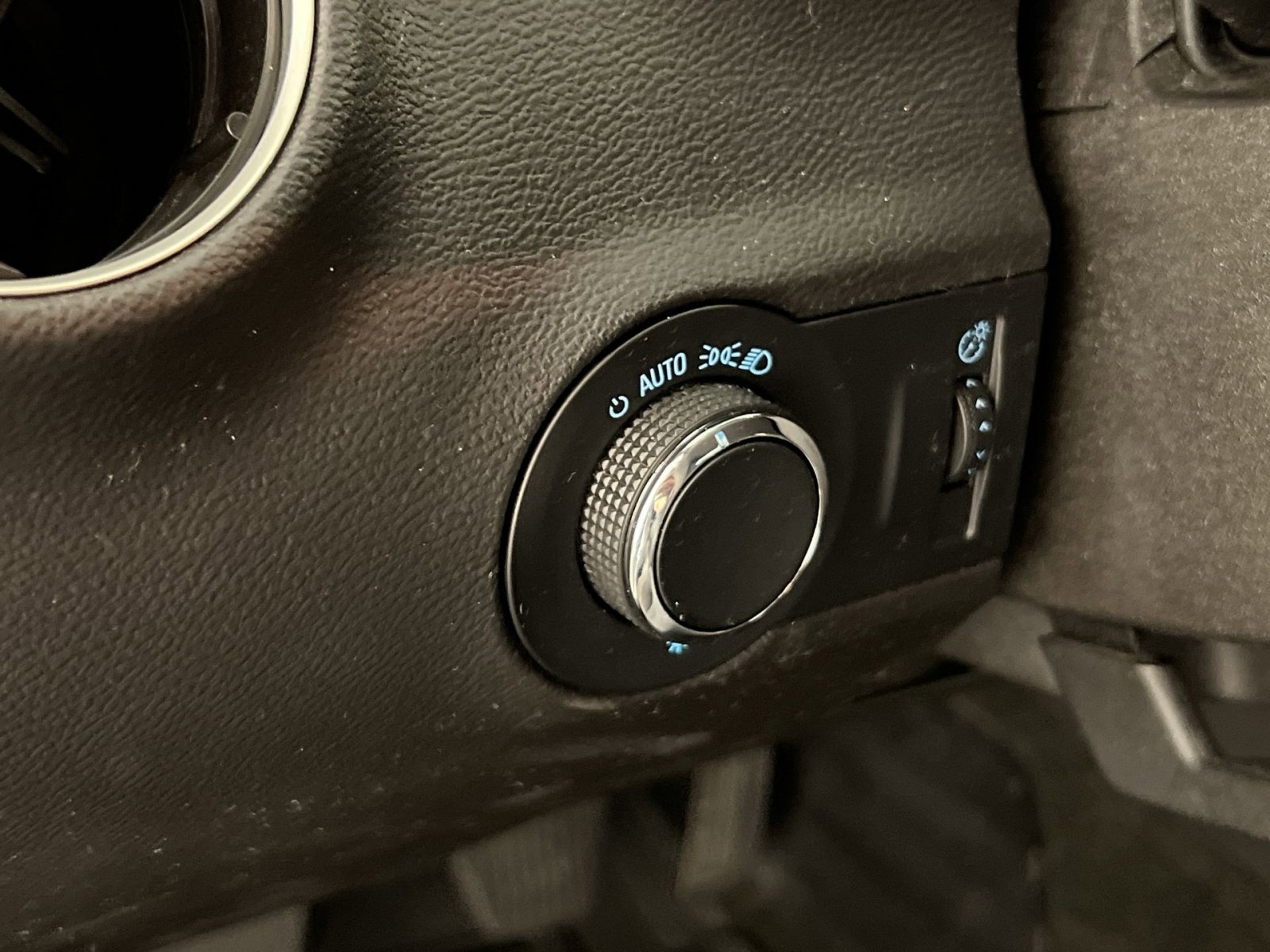 Used 2011 Chevrolet Camaro LS image 28