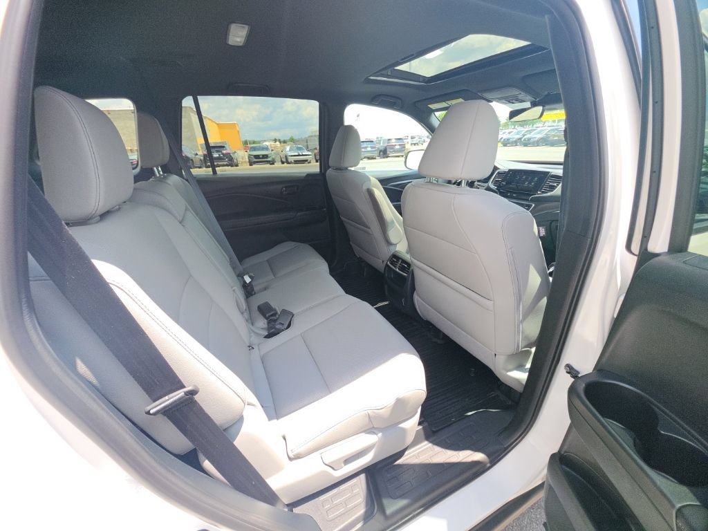 Used 2023 Honda Passport EX-L image 32
