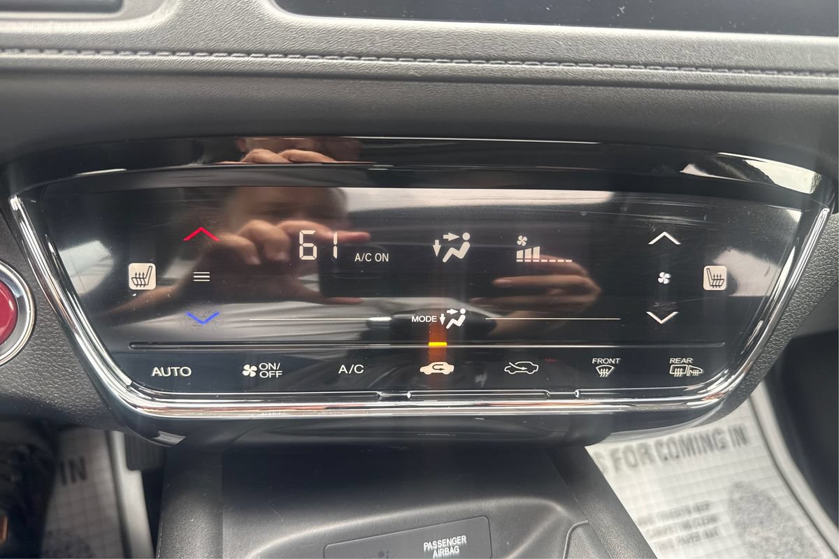 Used 2017 Honda HR-V EX image 29