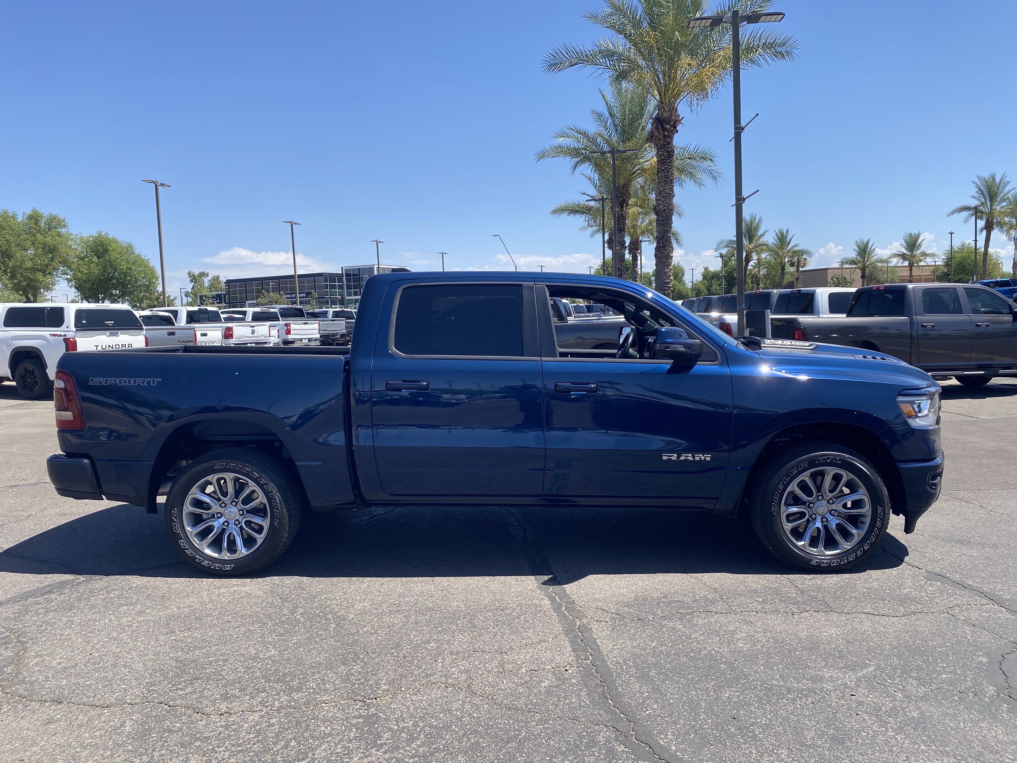 Used 2023 RAM 1500 Laramie AWD/4WD image 6