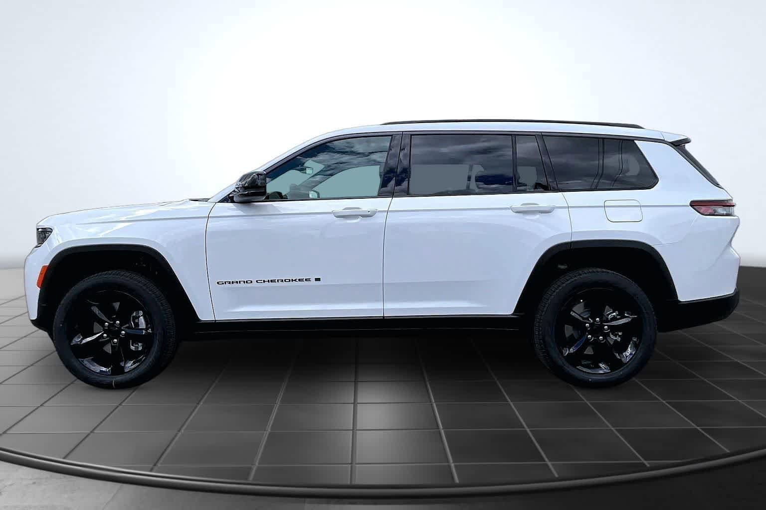 New 2026 Jeep Grand Cherokee L Limited AWD/4WD image 3