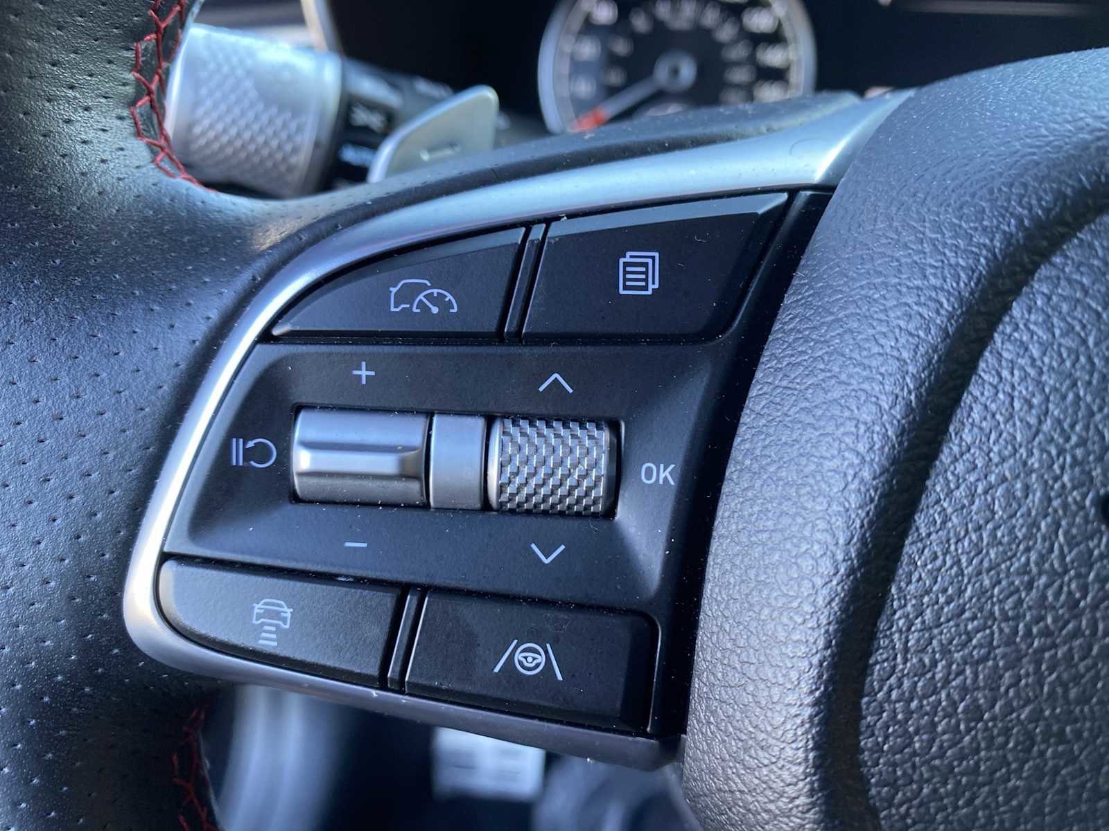 Used 2024 Genesis G70 2.5T w/ Sport Prestige Package image 20