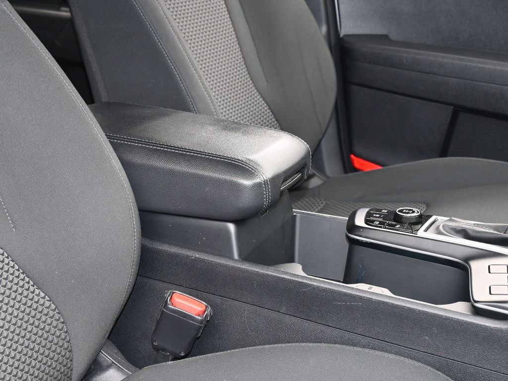 Used 2023 Kia Sportage LX image 40