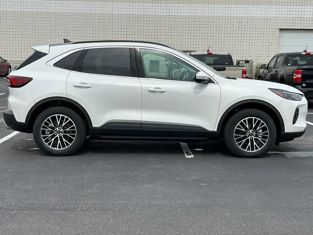 New 2024 Ford Escape SE w/ PHEV Premium Package FWD image 43