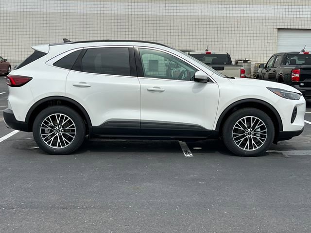 New 2024 Ford Escape SE w/ PHEV Premium Package image 43