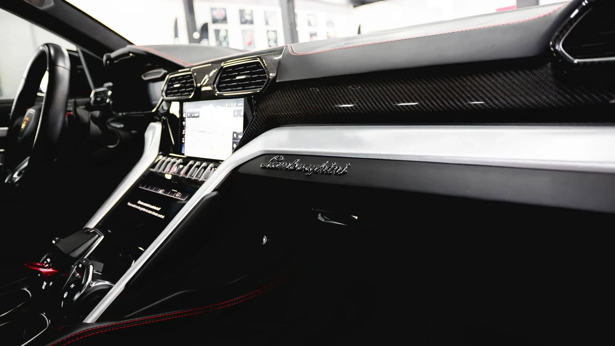 Used 2021 Lamborghini Urus image 43