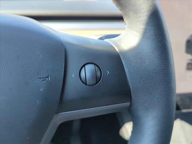 Used 2023 Tesla Model Y Long Range AWD/4WD image 25