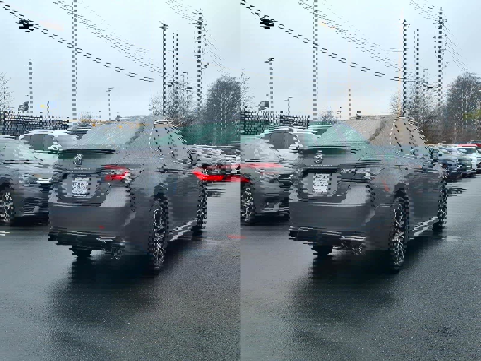 Used 2024 Toyota Camry SE FWD image 4