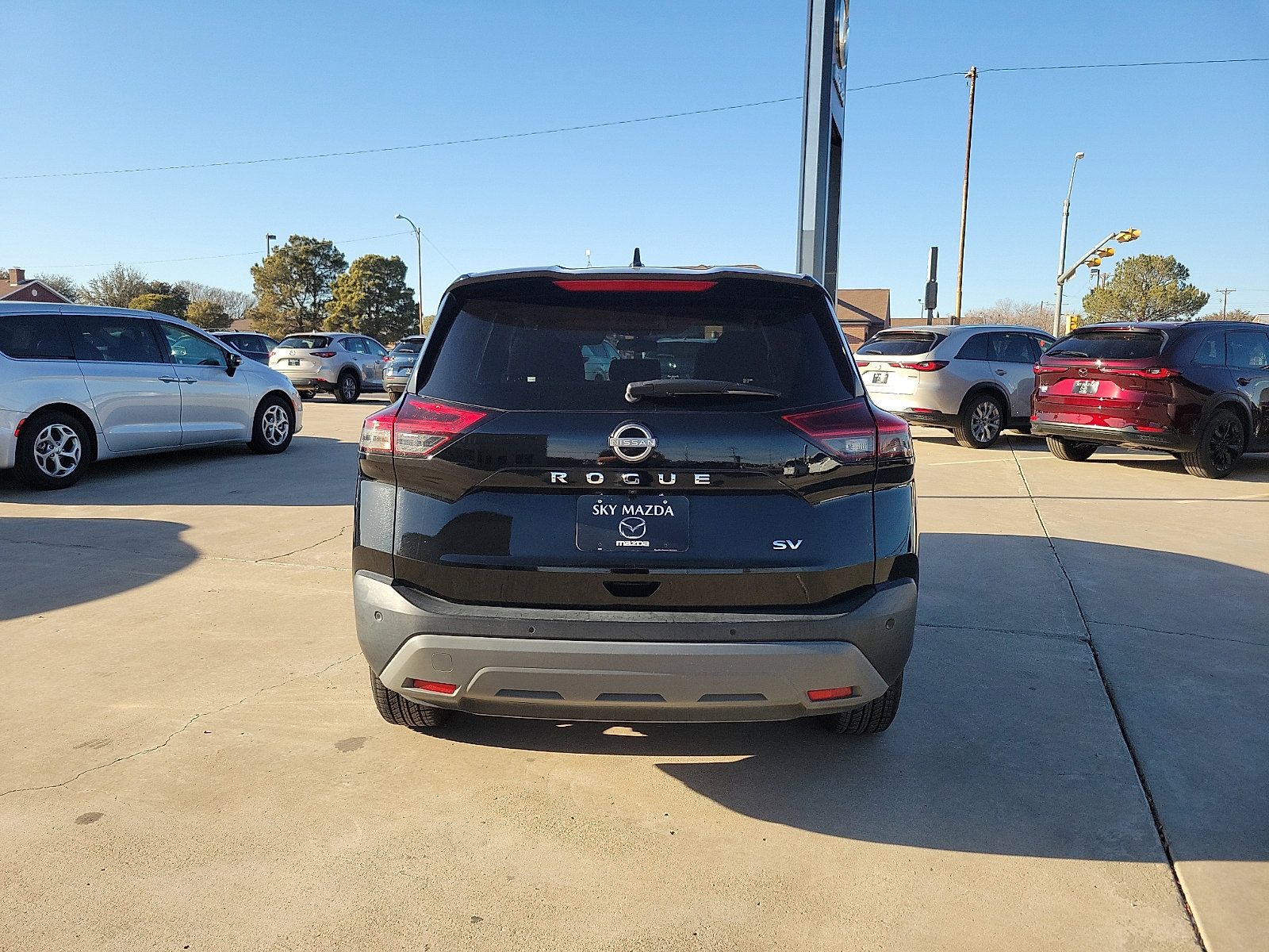 Used 2023 Nissan Rogue SV image 6