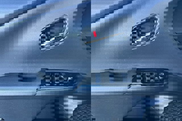 Used 2020 Toyota Prius Prime XLE image 12