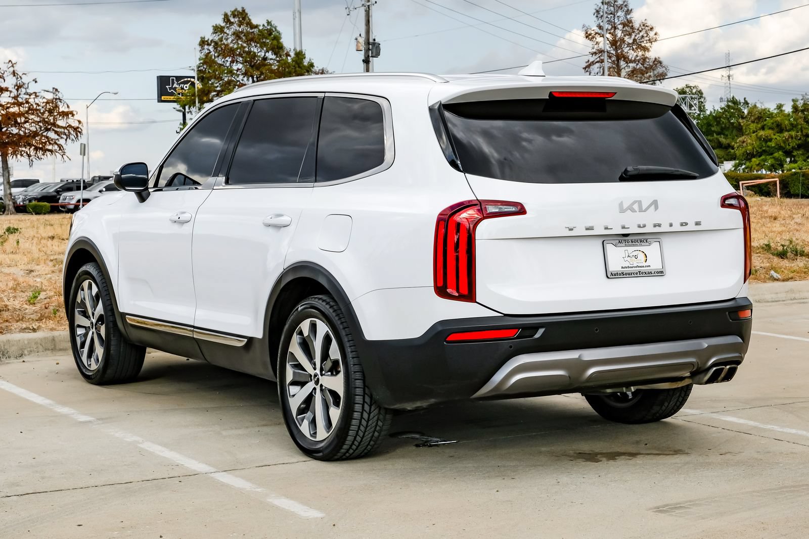 Used 2022 Kia Telluride EX w/ EX Premium Package FWD image 10