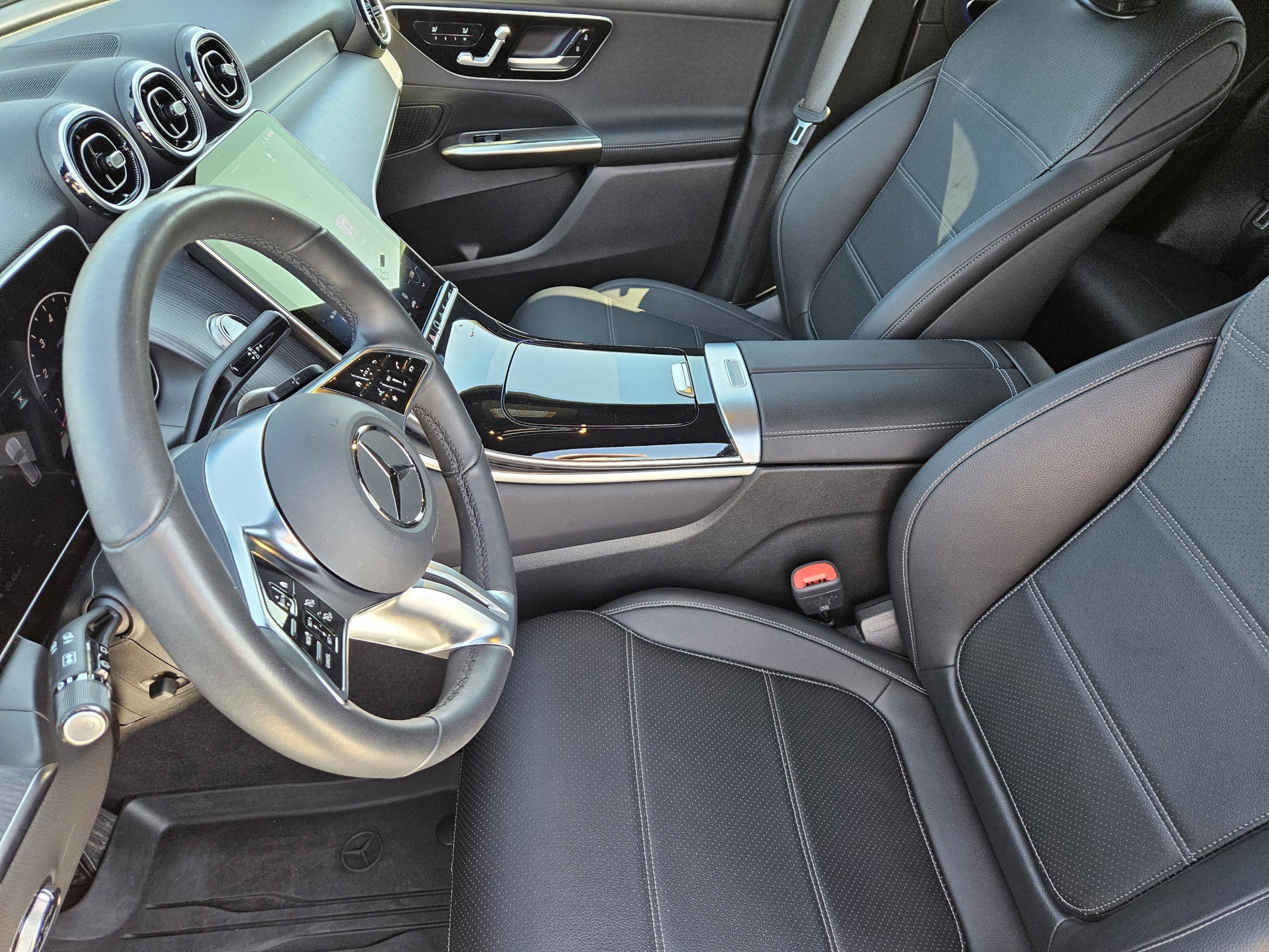 Certified 2025 Mercedes-Benz GLC 300 image 27