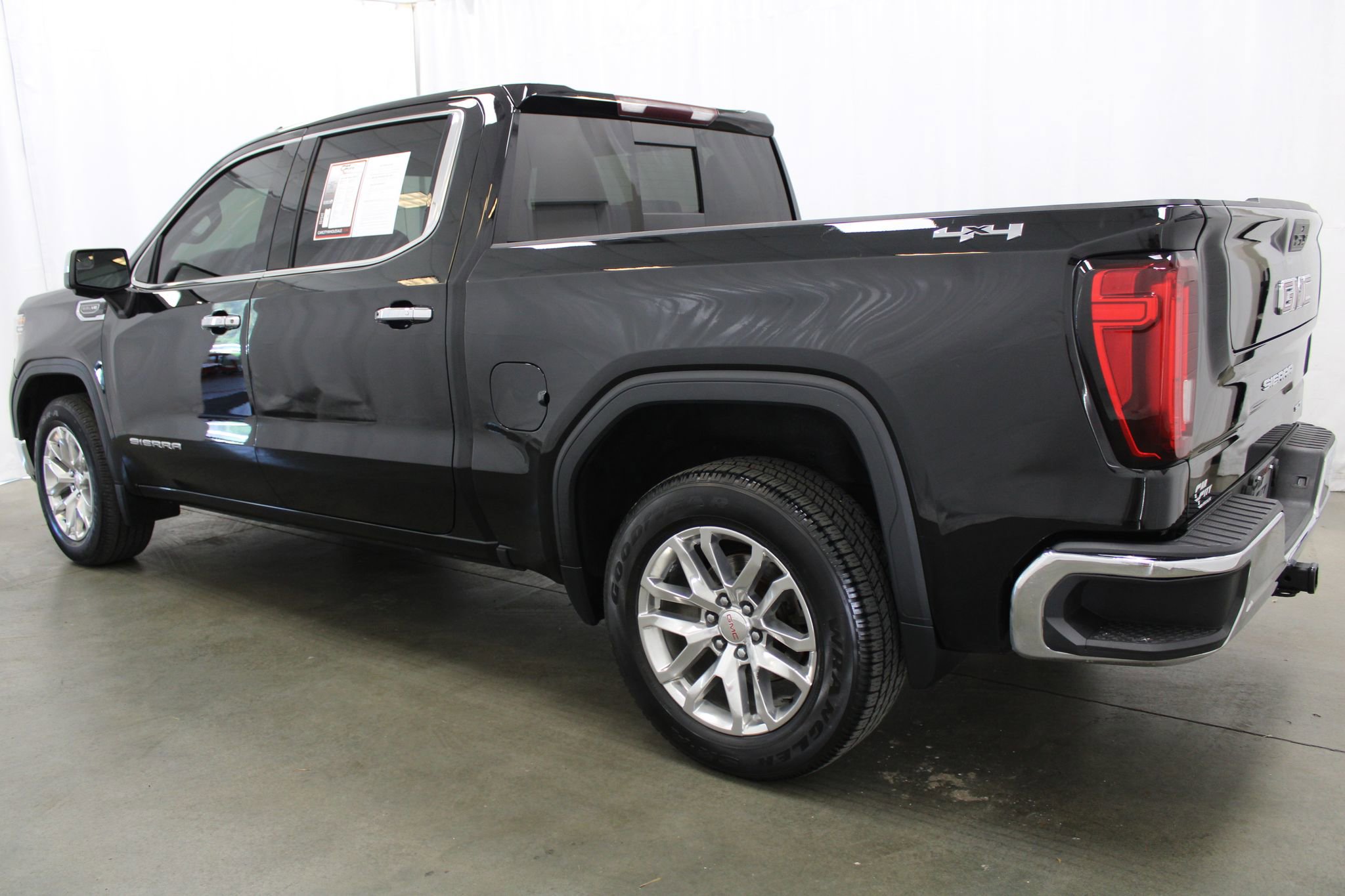 Used 2019 GMC Sierra 1500 SLT w/ SLT Convenience Package AWD/4WD image 8