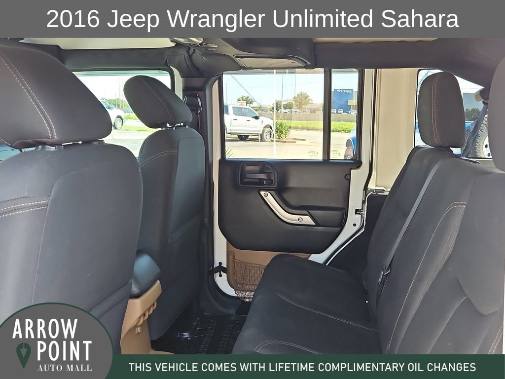 Used 2016 Jeep Wrangler Unlimited Sahara w/ Connectivity Group AWD/4WD image 17