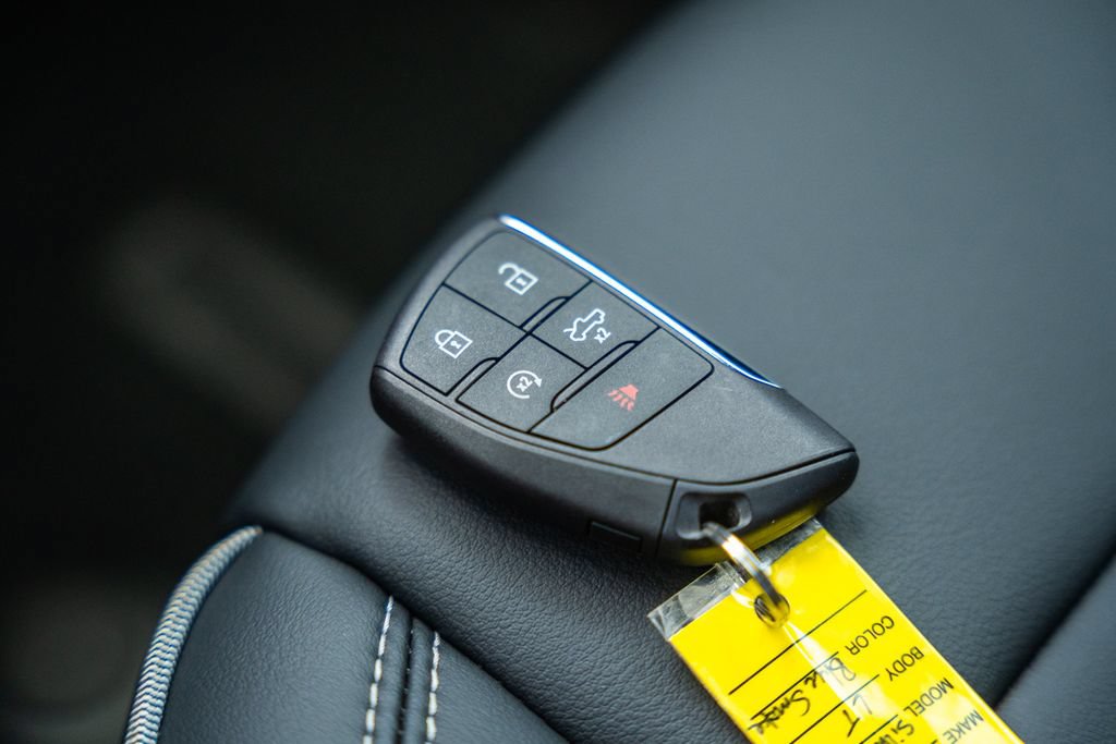 Used 2026 Chevrolet Silverado EV LT AWD/4WD image 48