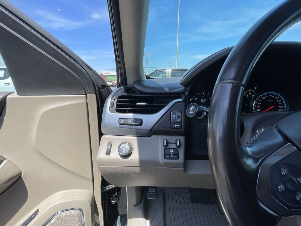 Used 2019 Chevrolet Suburban Premier RWD image 18