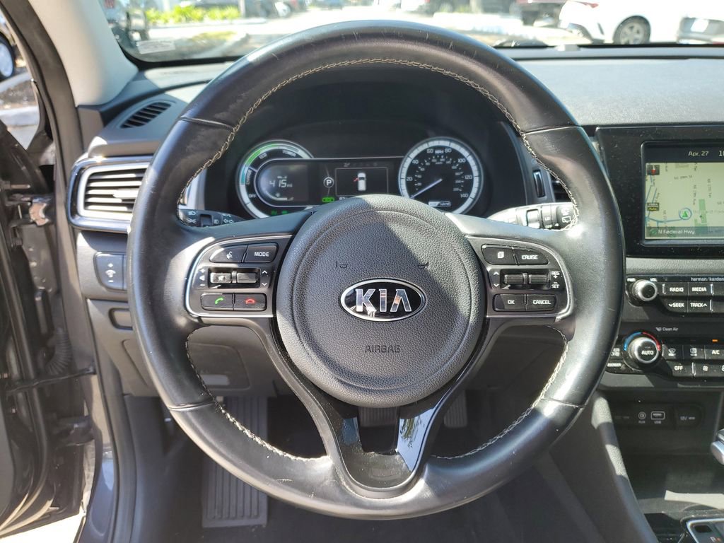 Used 2018 Kia Niro EX w/ Option Group 020 FWD image 22