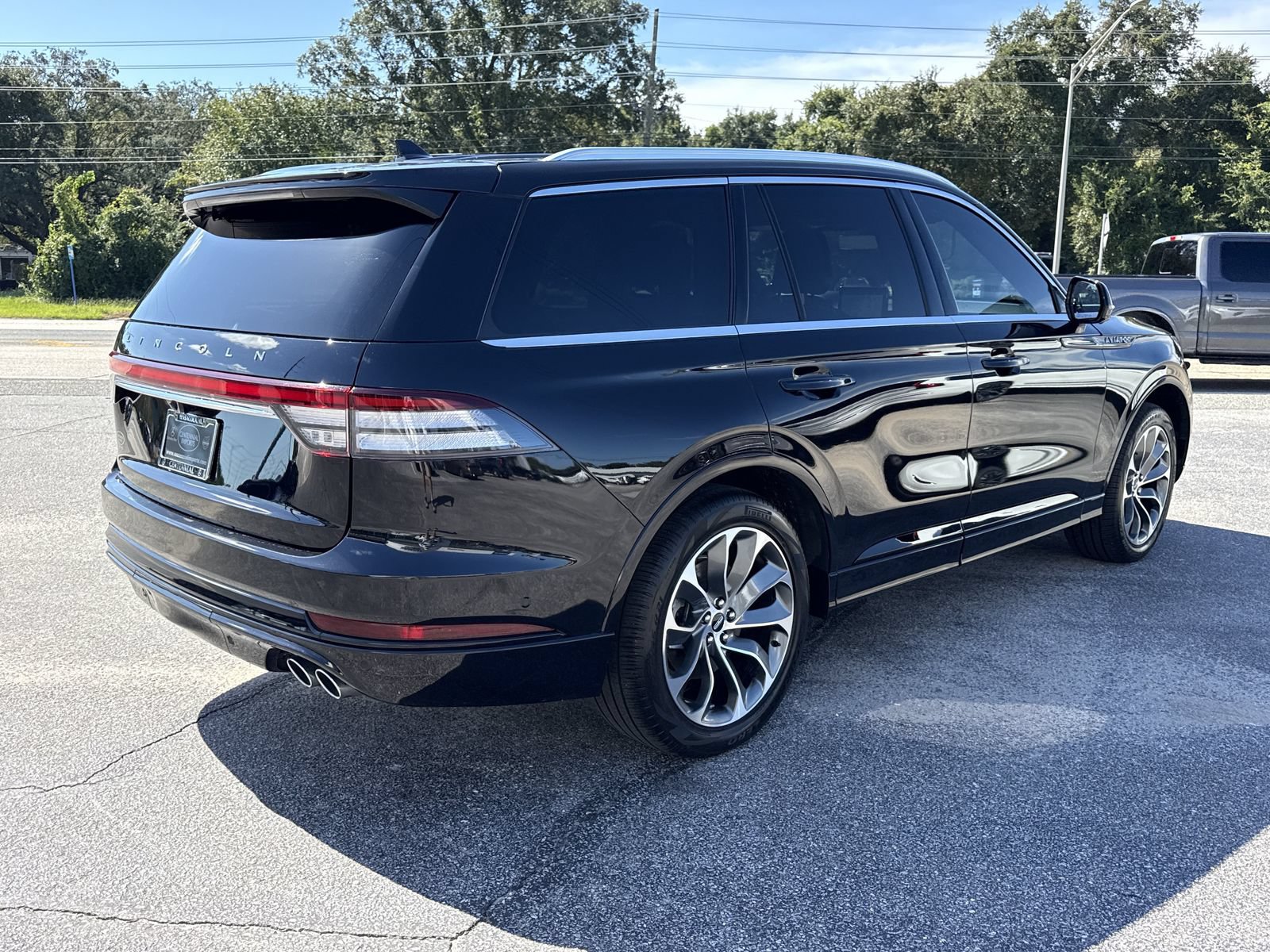 Used 2023 Lincoln Aviator Grand Touring w/ Elements Package Plus AWD/4WD image 5