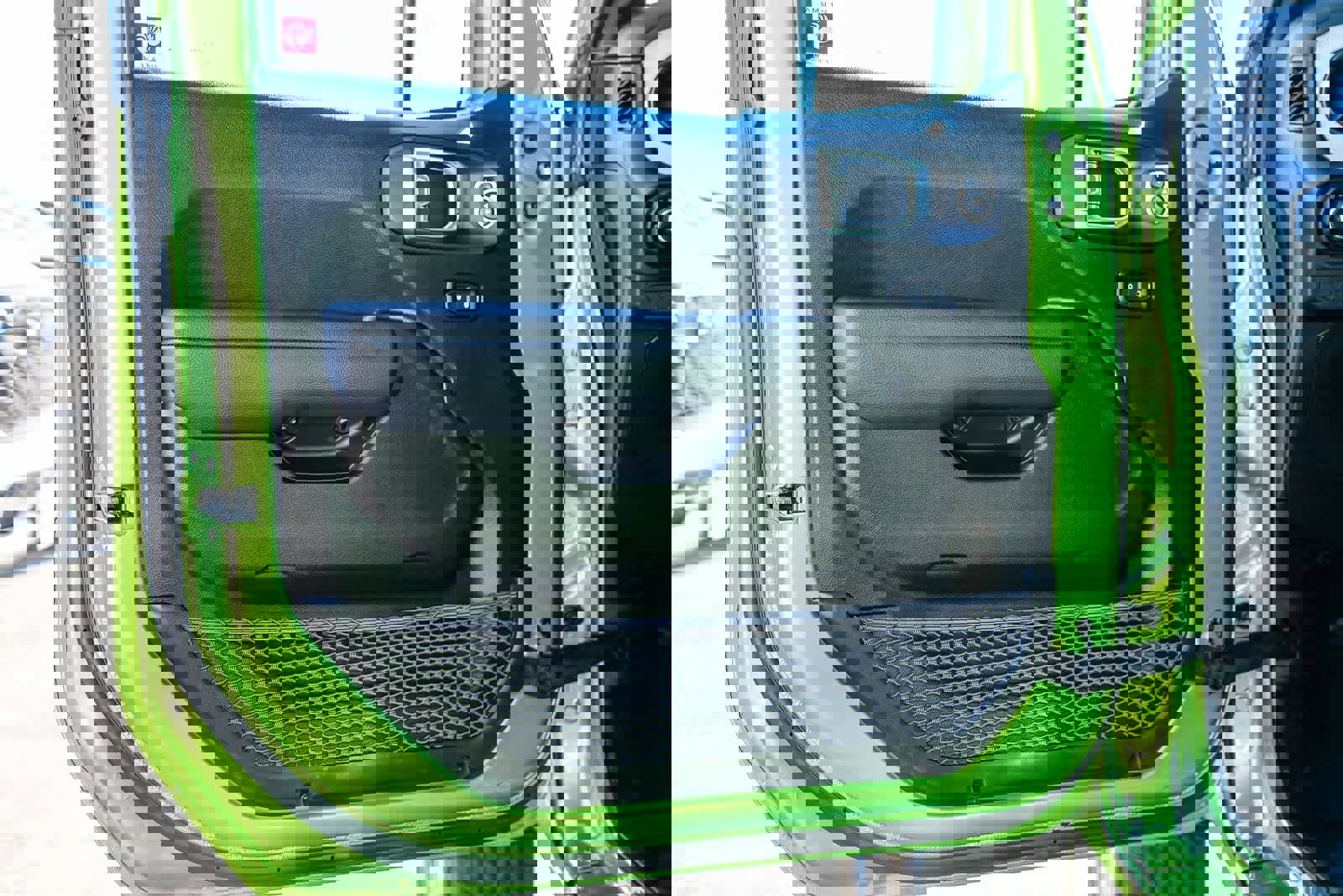 Used 2025 Jeep Gladiator Sport image 18