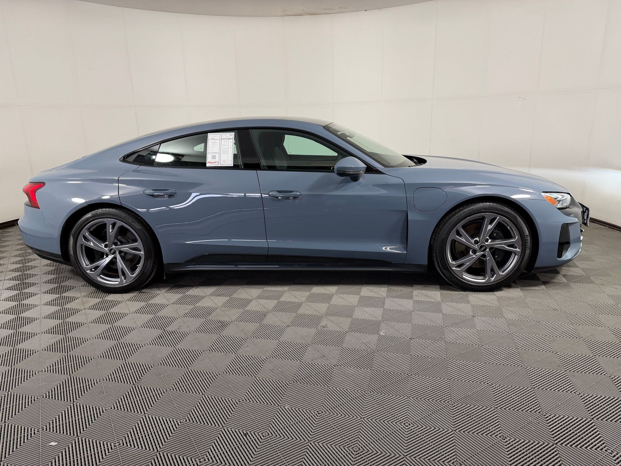 Used 2023 Audi e-tron GT Premium Plus AWD/4WD image 8