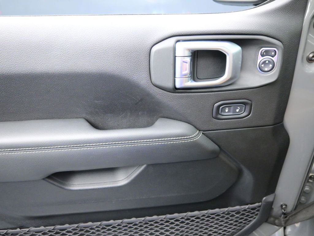 Used 2022 Jeep Wrangler Unlimited Sahara w/ Cold Weather Group image 21