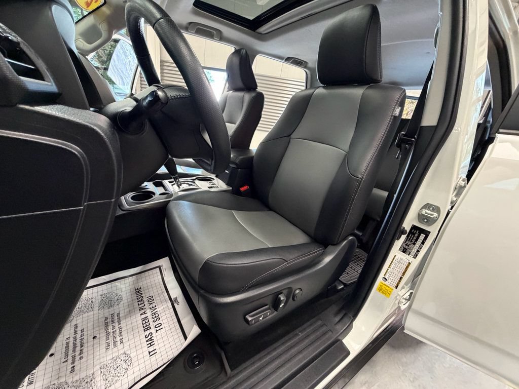 Used 2022 Toyota 4Runner SR5 Premium w/ Moonroof Package AWD/4WD image 7