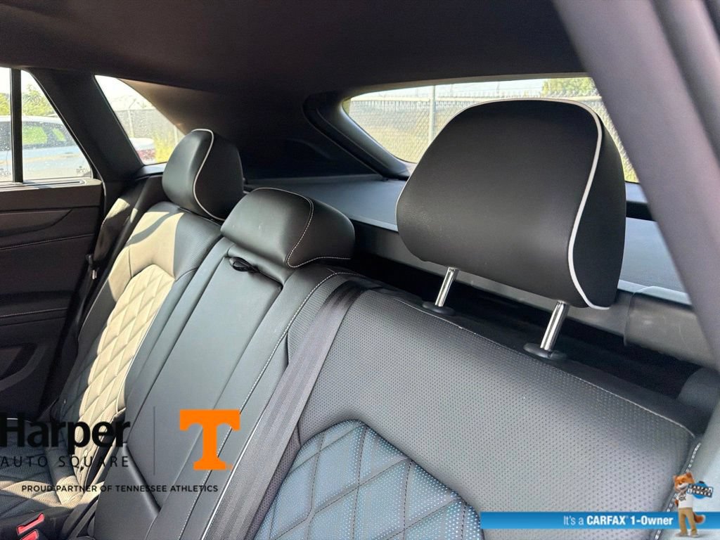 Used 2024 Volkswagen Atlas Cross Sport SEL Premium R-Line AWD/4WD image 9