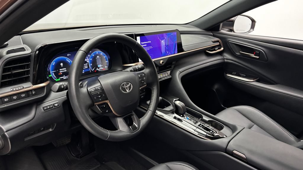 Used 2025 Toyota Crown Signia AWD/4WD image 11