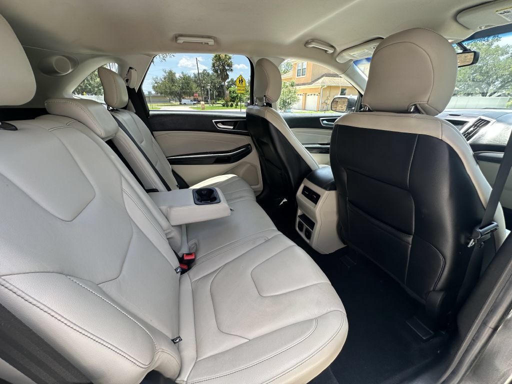 Used 2017 Ford Edge Titanium w/ Technology Package FWD image 11