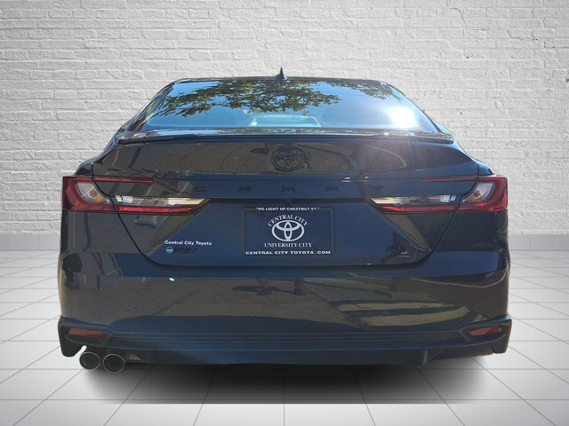 Used 2025 Toyota Camry SE FWD image 5