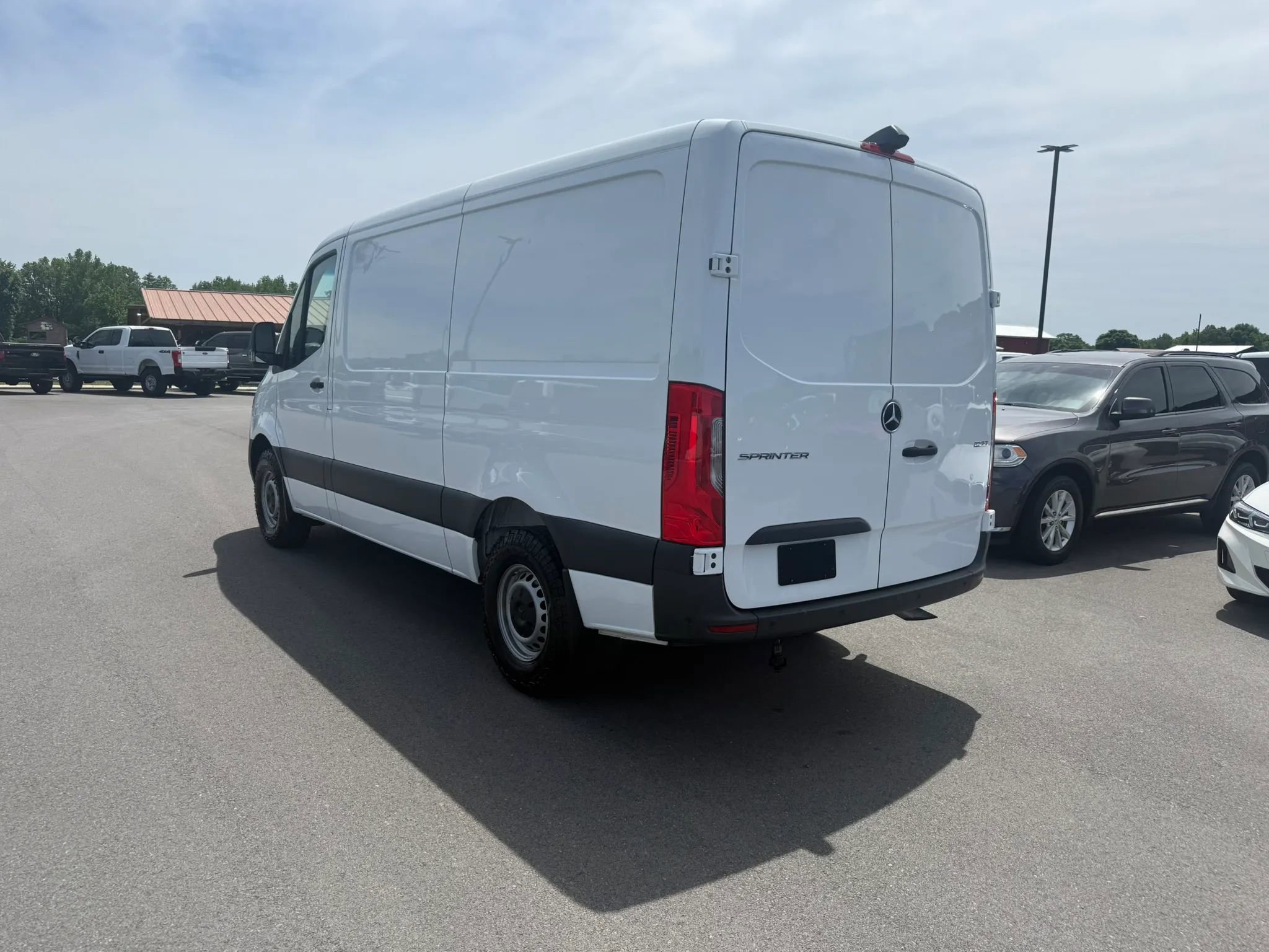 Used 2022 Mercedes-Benz Sprinter 1500 image 3