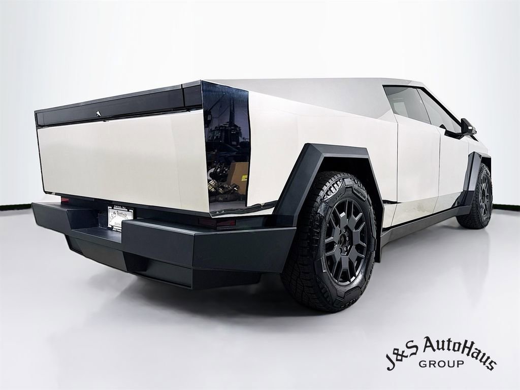 Used 2024 Tesla Cybertruck AWD Crew Cab image 7