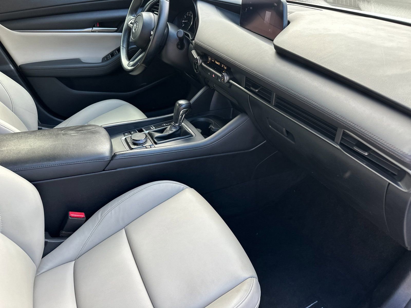 Used 2020 MAZDA MAZDA3 Hatchback image 17