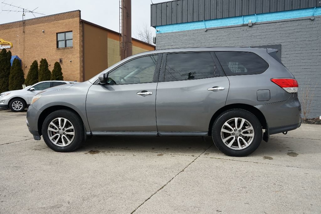 Used 2015 Nissan Pathfinder S image 8