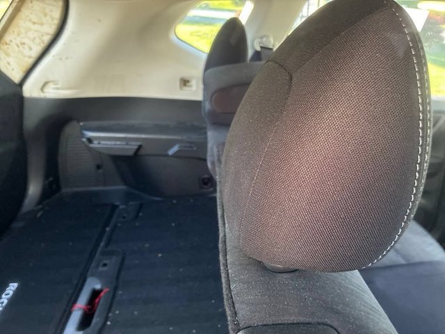 Used 2017 Nissan Rogue SV AWD/4WD image 25