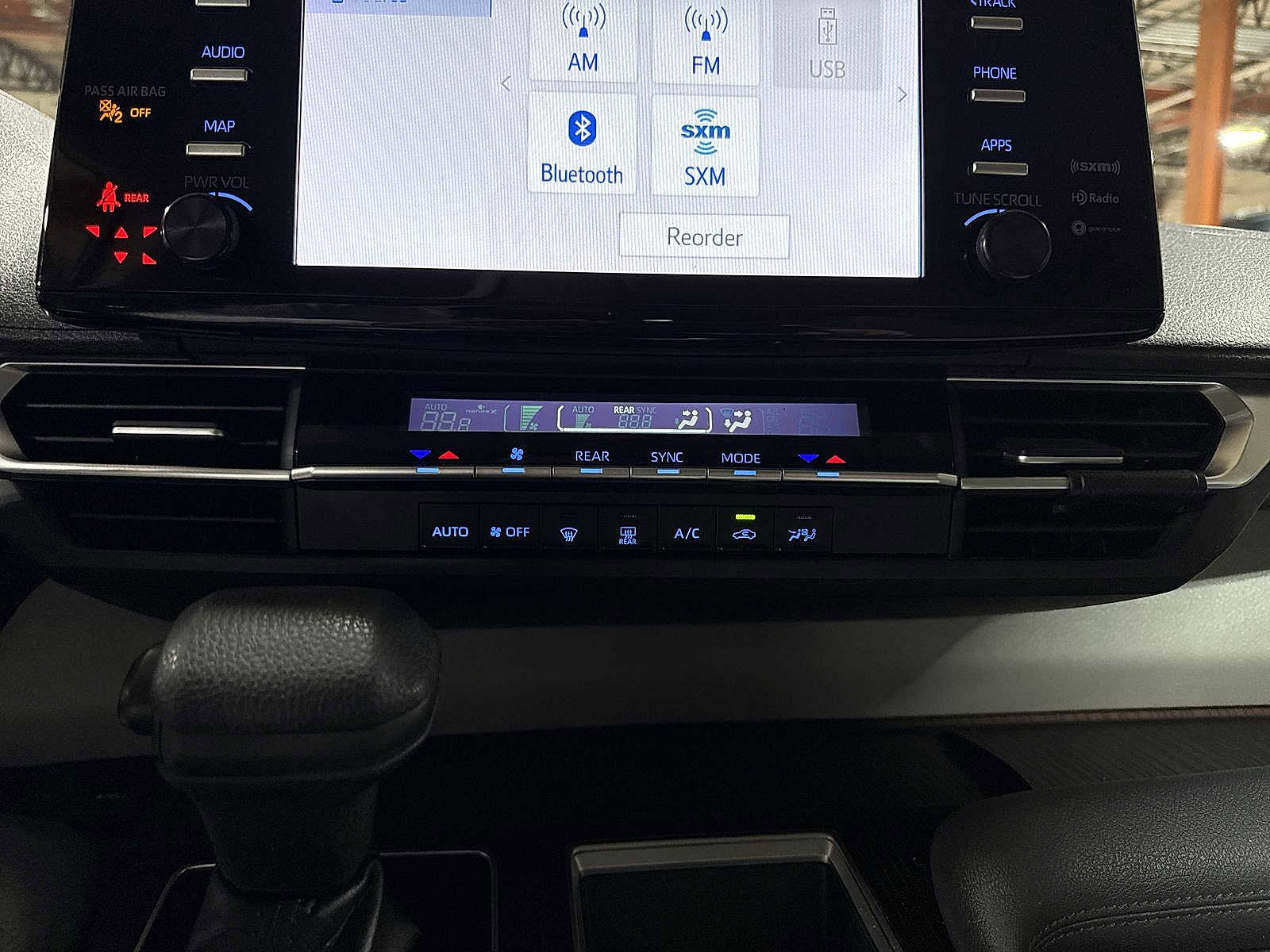 Certified 2022 Toyota Sienna LE FWD image 22