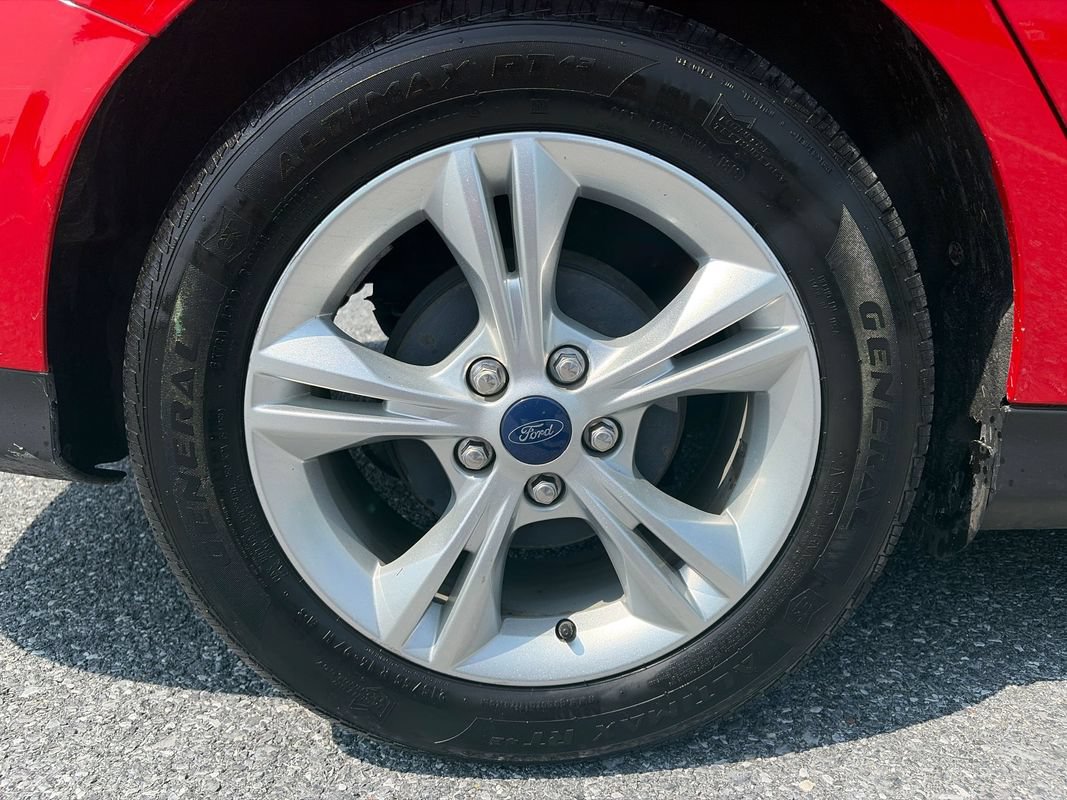 Used 2014 Ford Focus SE FWD image 28