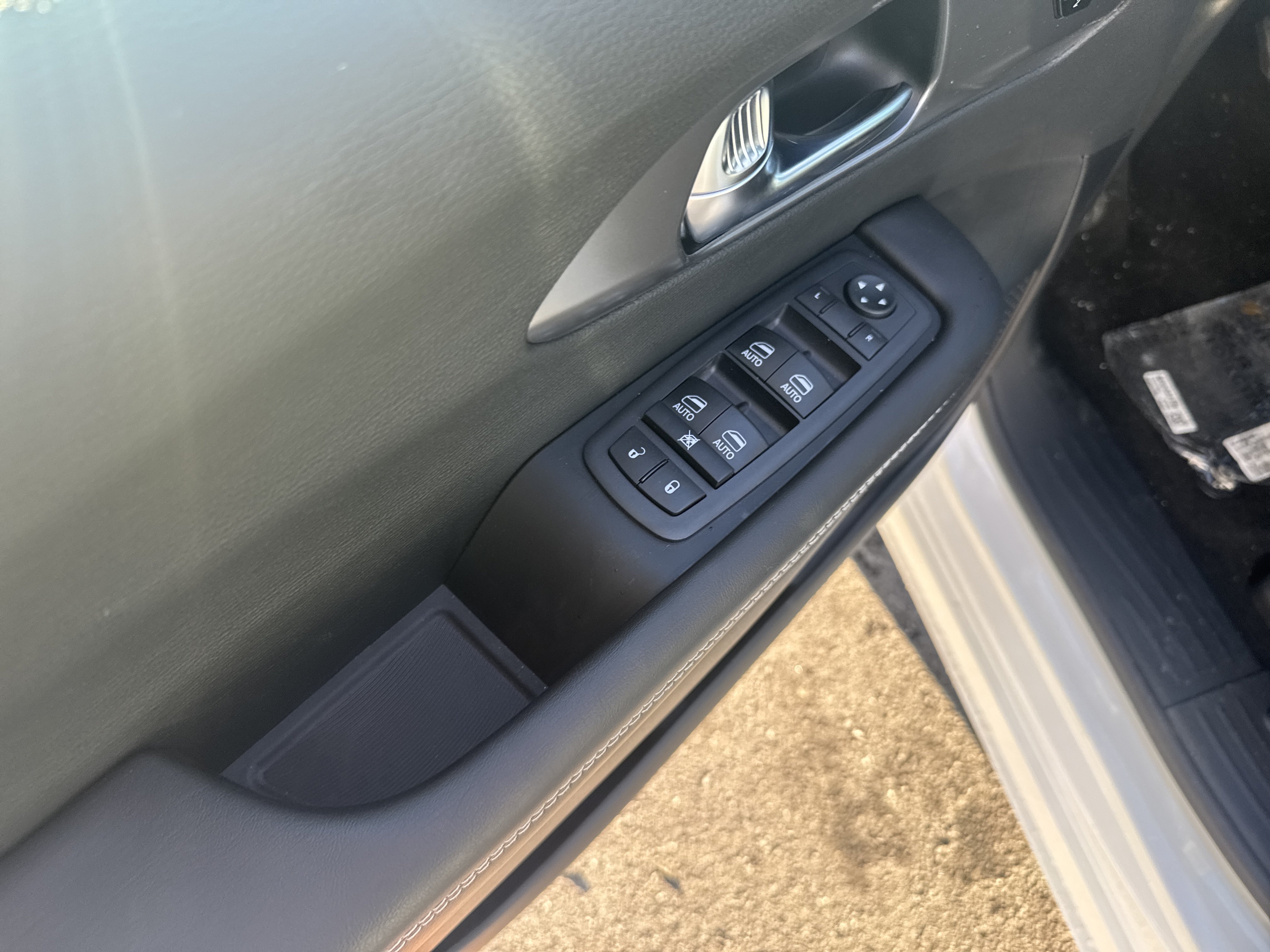 New 2026 Chrysler Pacifica Select FWD image 17