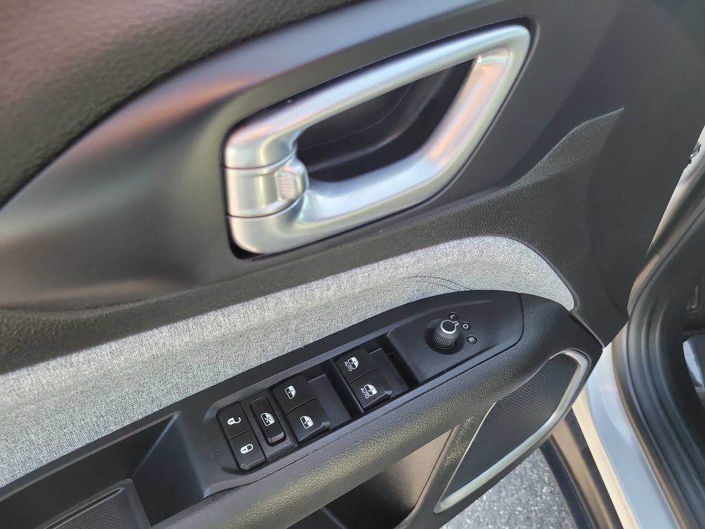 Used 2024 Jeep Compass Latitude AWD/4WD image 18