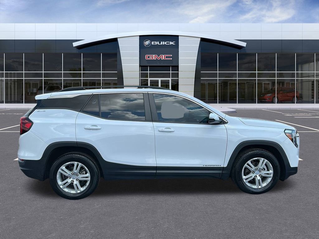 Used 2023 GMC Terrain SLE w/ Driver Convenience Package image 6
